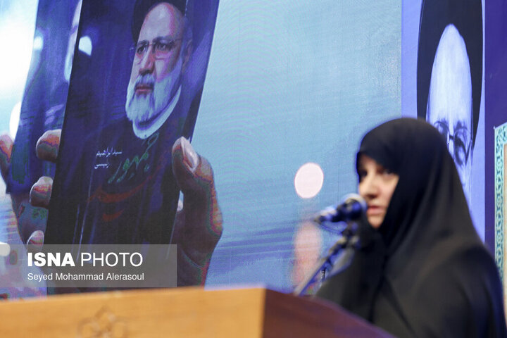 انتقاد سایت نزدیک به محسن رضایی از سخنان همسر شهید رئیسی / دارید در دام دوقطبی که درباره حجاب درست کرده‌اند می افتید و شکاف اجتماعی را دامن می‌زنید